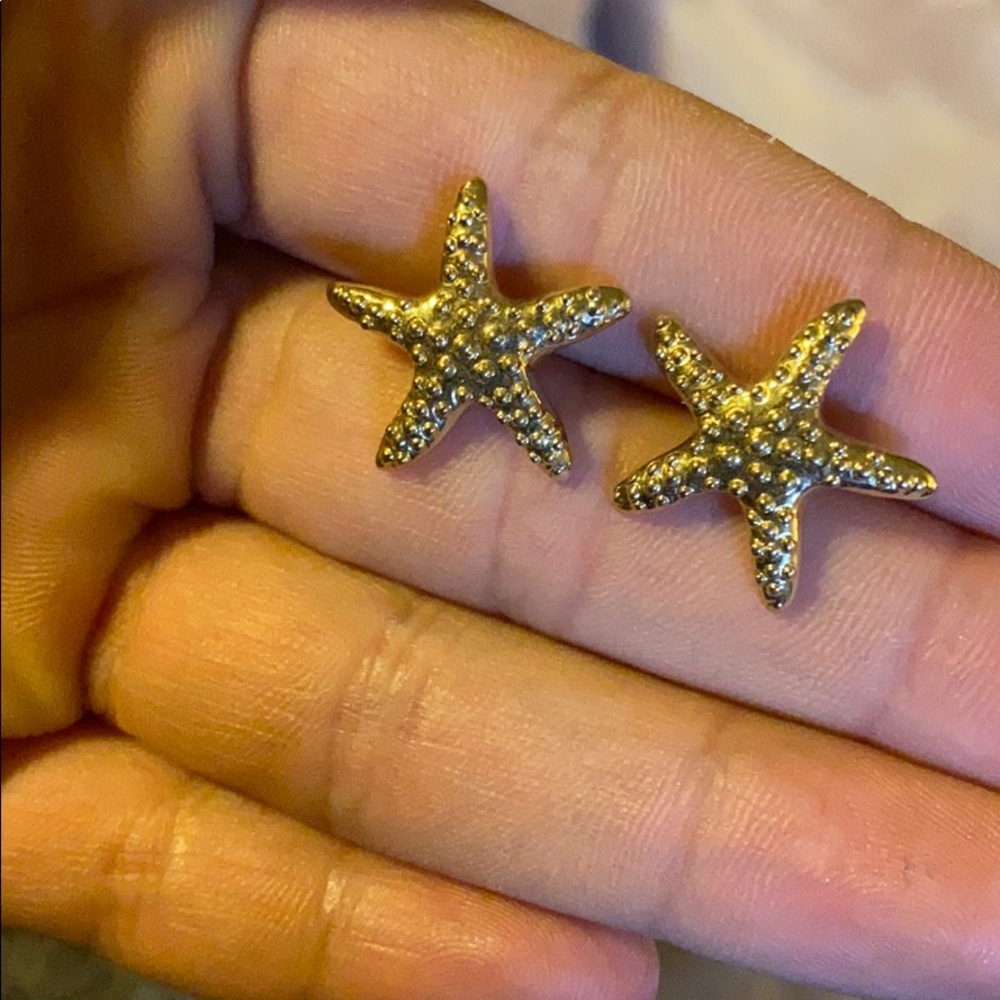 Vineyard vine starfish earrings